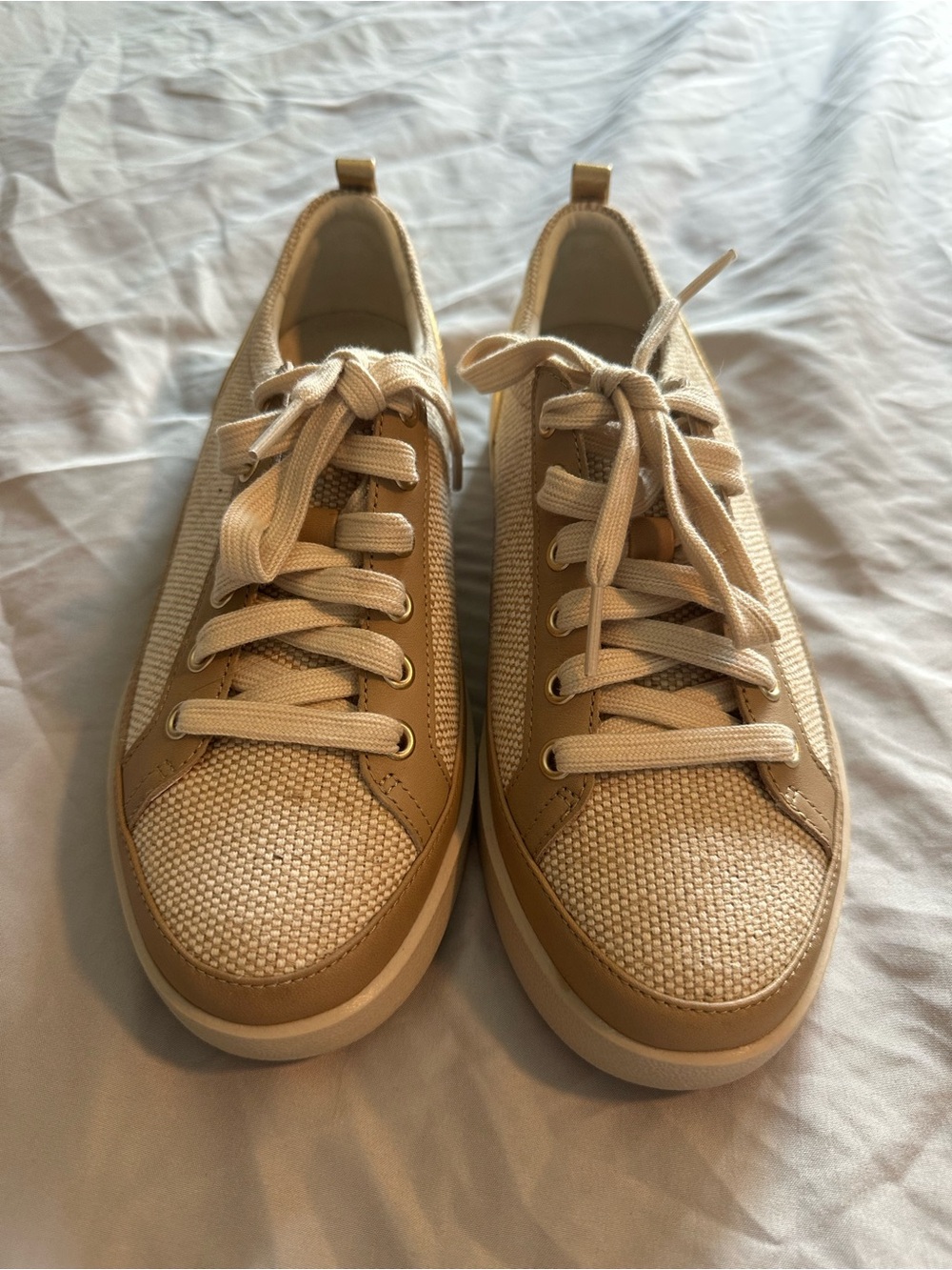 Vionic Woven and Gold 7.5 Sneakers
